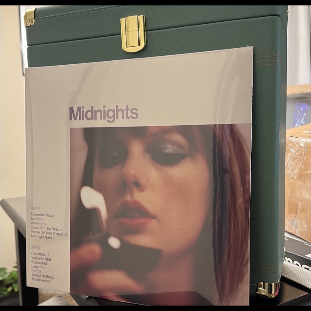 Midnights: Love Potion Purple Marbled Edition Vinyl Taylor swift